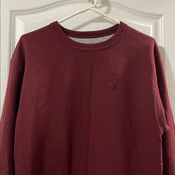 Champion Sweatshirt - Picture 2 of 9